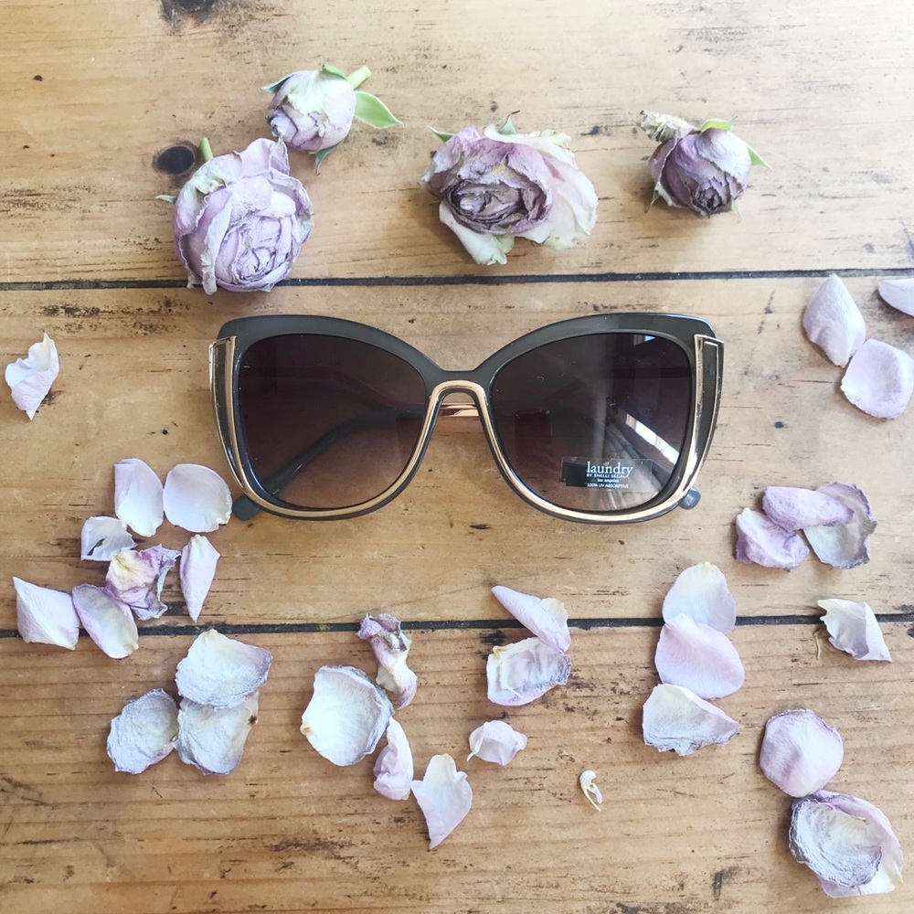 NEW Gold Trim Sunglasses